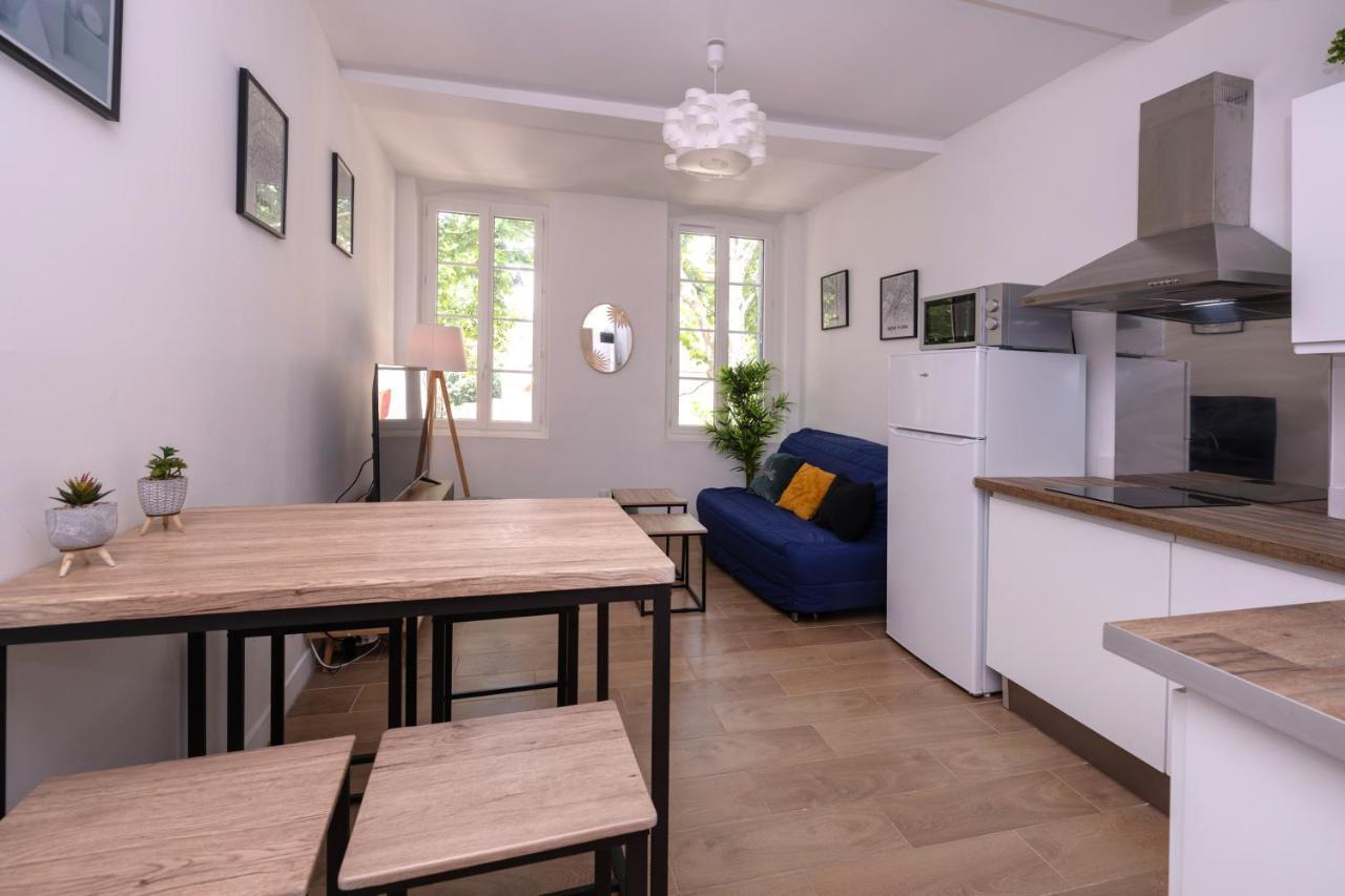 Le Nostradamus - Magnifique Appartement Cours Principal Plein Centre Avec Parking サロン＝ド＝プロヴァンス エクステリア 写真