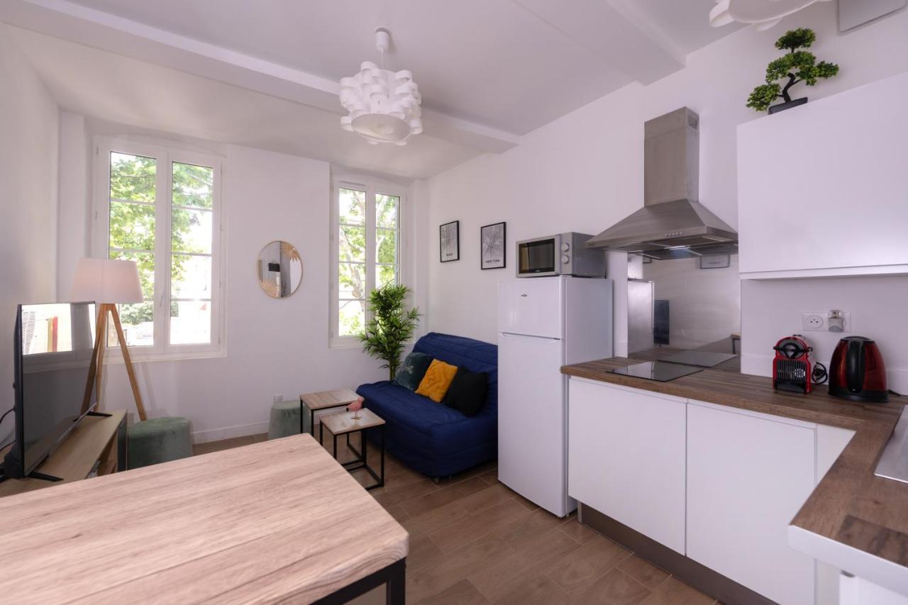 Le Nostradamus - Magnifique Appartement Cours Principal Plein Centre Avec Parking サロン＝ド＝プロヴァンス エクステリア 写真