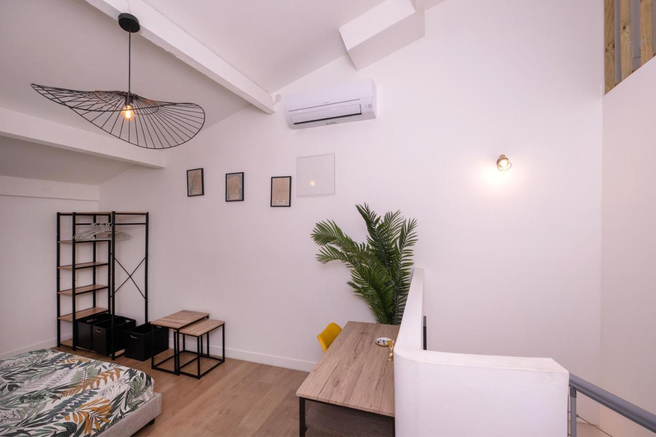 Le Nostradamus - Magnifique Appartement Cours Principal Plein Centre Avec Parking サロン＝ド＝プロヴァンス エクステリア 写真
