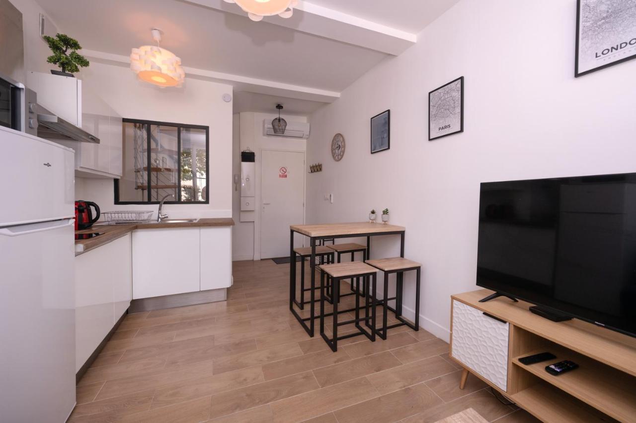 Le Nostradamus - Magnifique Appartement Cours Principal Plein Centre Avec Parking サロン＝ド＝プロヴァンス エクステリア 写真