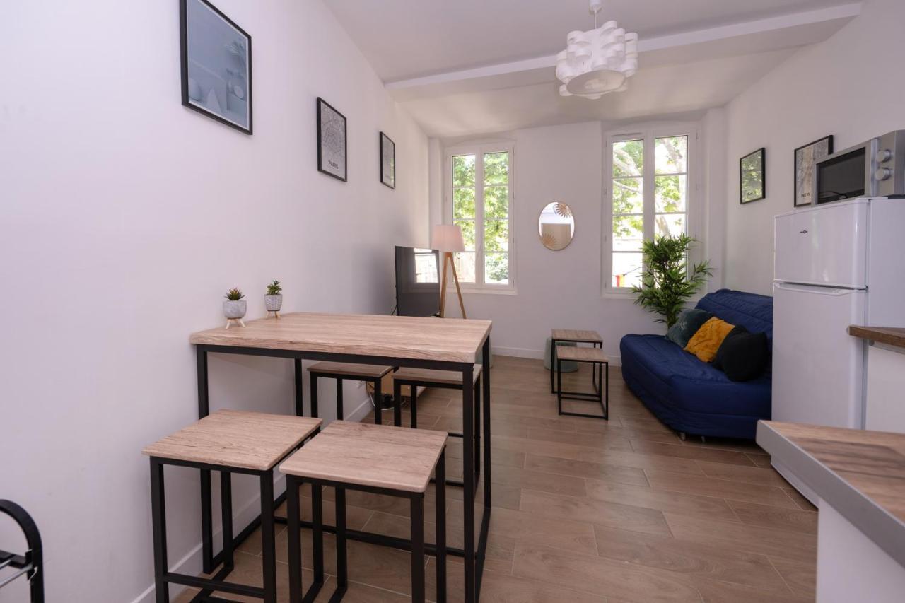 Le Nostradamus - Magnifique Appartement Cours Principal Plein Centre Avec Parking サロン＝ド＝プロヴァンス エクステリア 写真