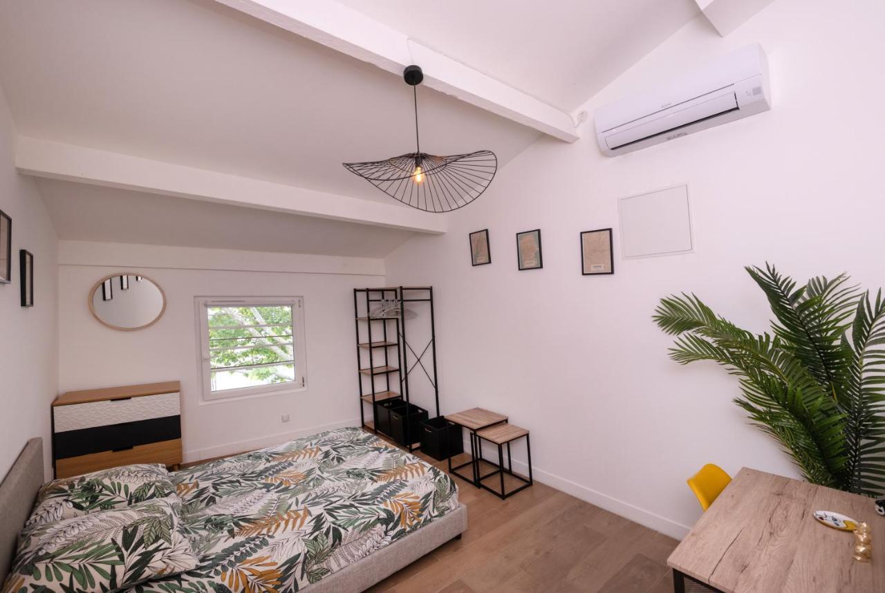 Le Nostradamus - Magnifique Appartement Cours Principal Plein Centre Avec Parking サロン＝ド＝プロヴァンス エクステリア 写真