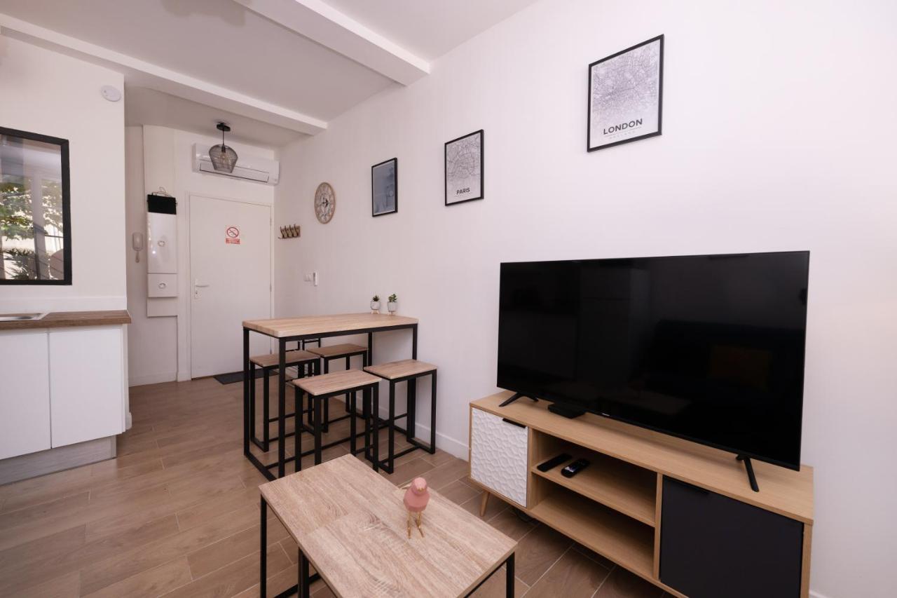 Le Nostradamus - Magnifique Appartement Cours Principal Plein Centre Avec Parking サロン＝ド＝プロヴァンス エクステリア 写真